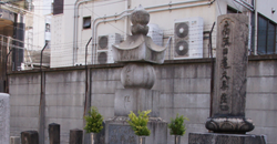 本傳寺歴代上人墓画像